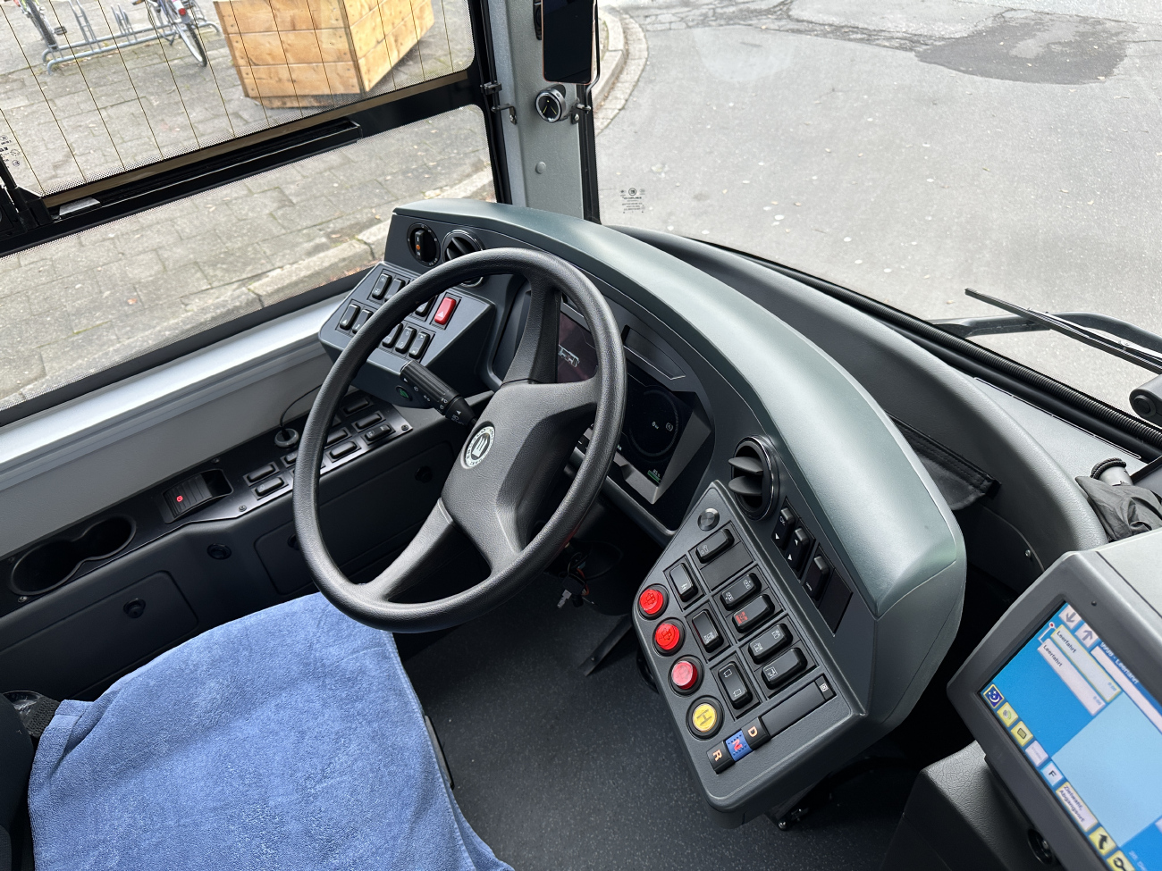 Kiel, Ebusco 2.2 18M # 24402