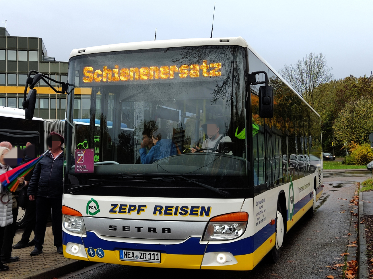 Neustadt an der Aisch, Setra S415LE business # NEA-ZR 111