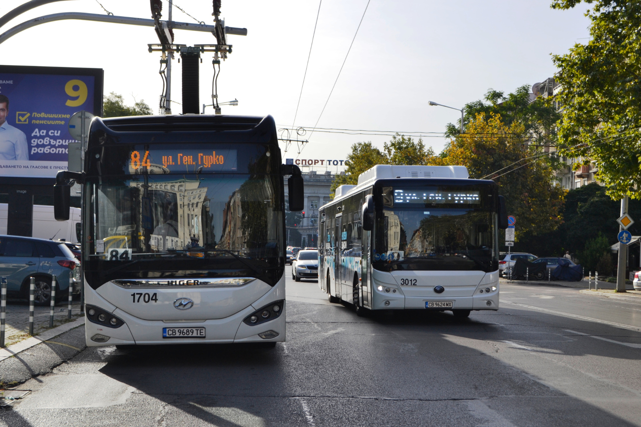 Sofia, Higer KLQ6186GEV # 1704; Sofia, Yutong E12 # 3012